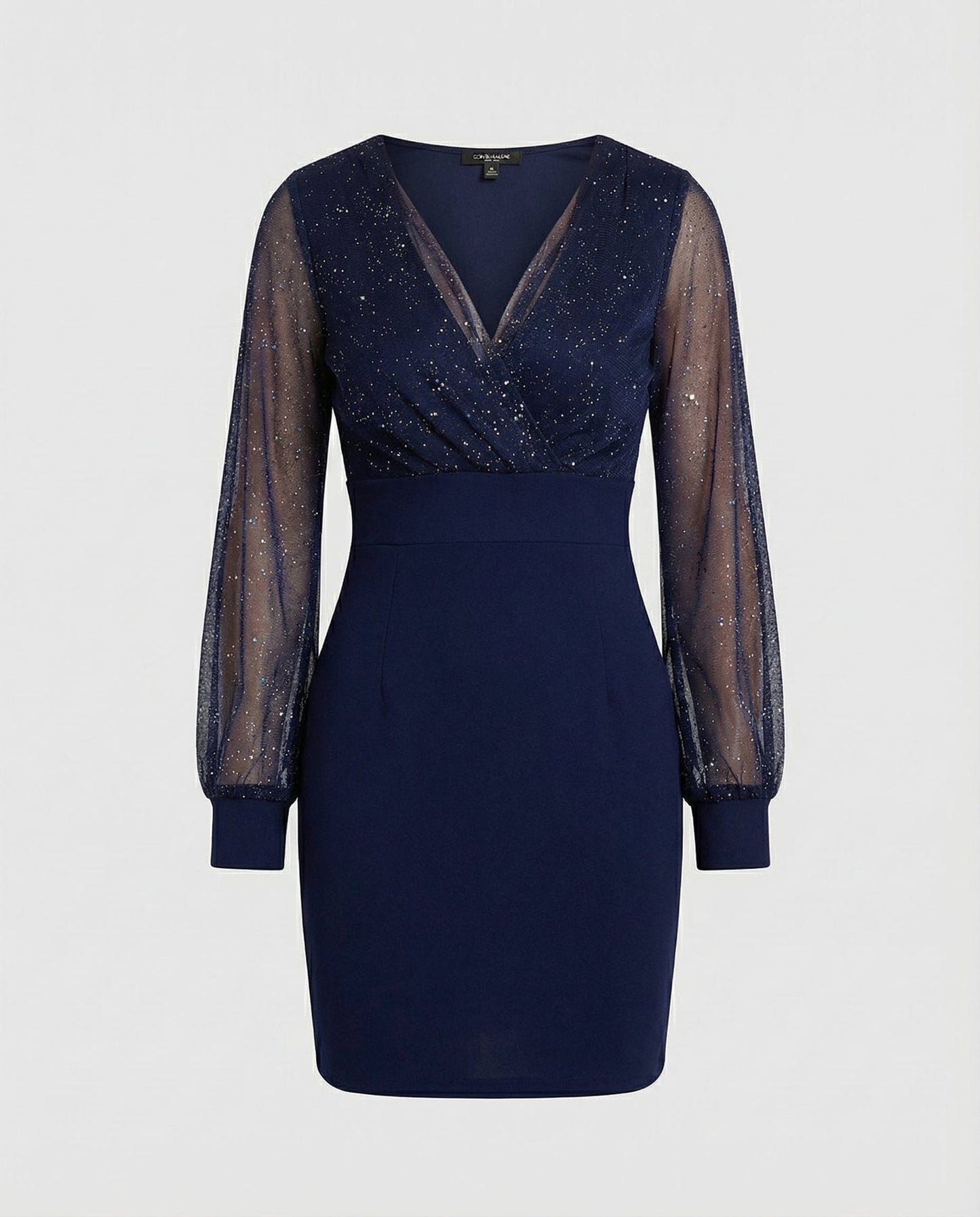 Robe courte ajustée à décolleté en V et manches longues