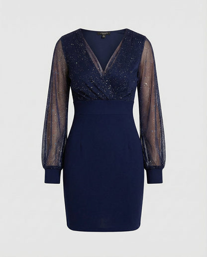Robe courte ajustée à décolleté en V et manches longues
