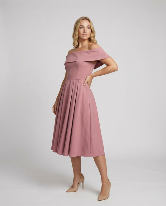 Robe mi-longue à épaules dénudées et col bardot